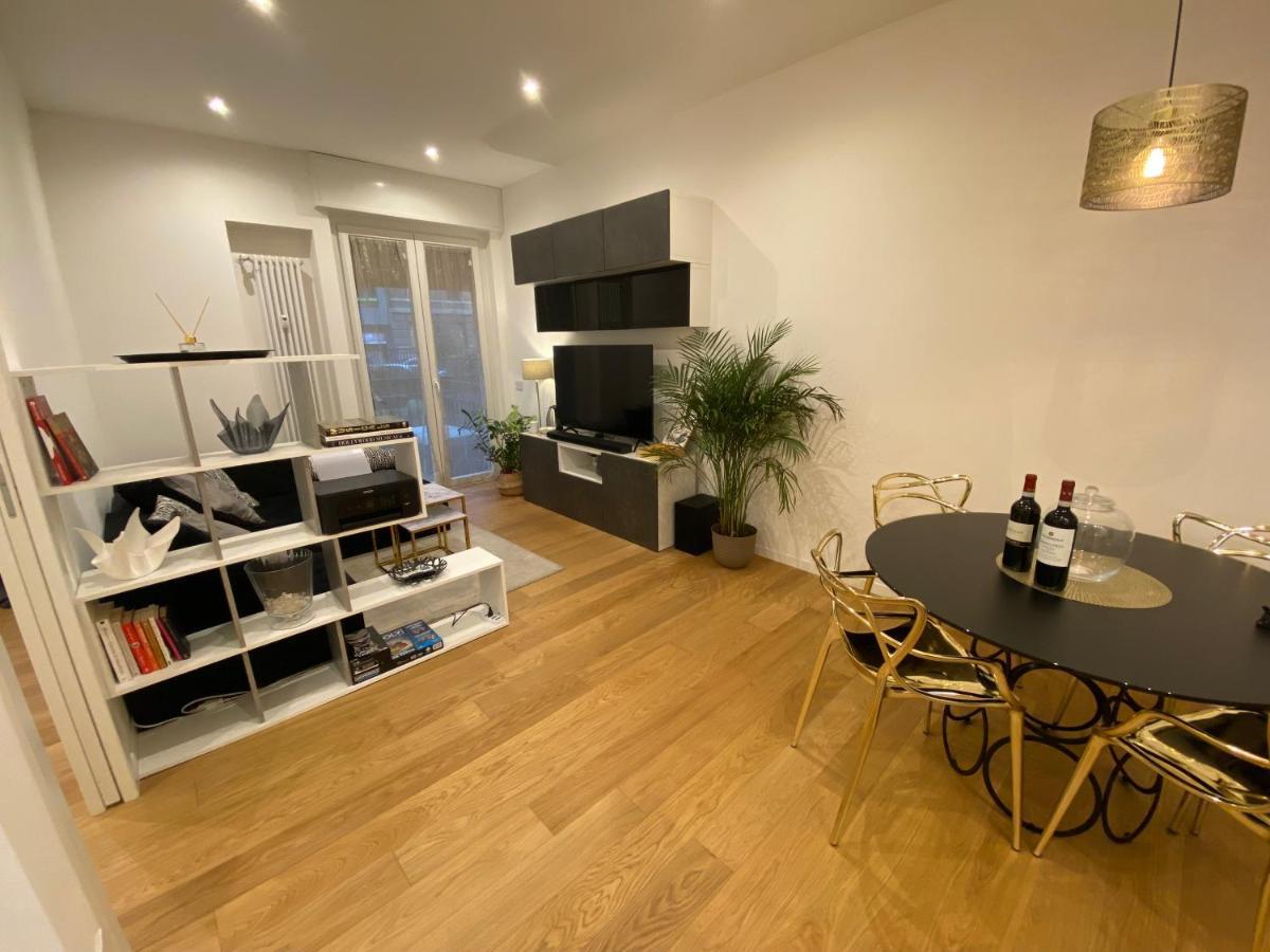 Luxury Modern Apartment Милано Екстериор снимка