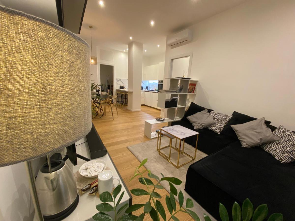 Luxury Modern Apartment Милано Екстериор снимка