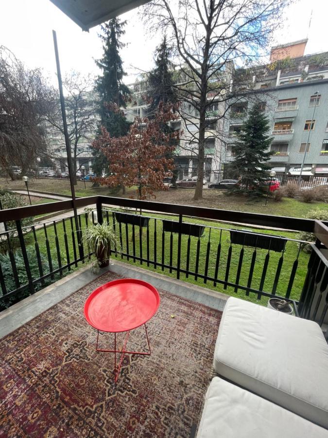 Luxury Modern Apartment Милано Екстериор снимка